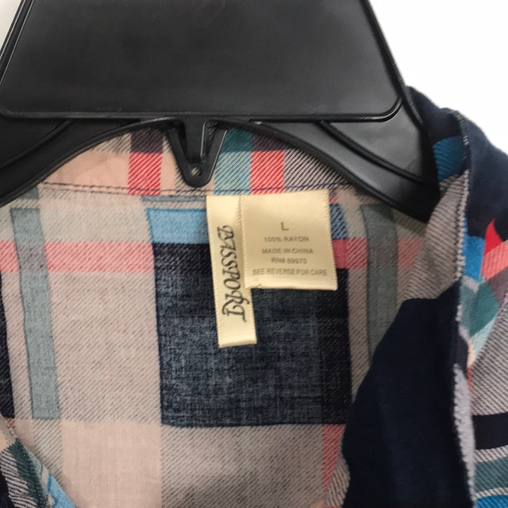 Large button down Top - Picture 3 of 4